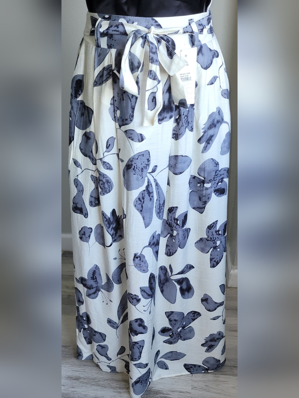 NWT Floral Maxi Skirt Paperbag Waist Tie Belt Cream Blue Flowy Boho S/M